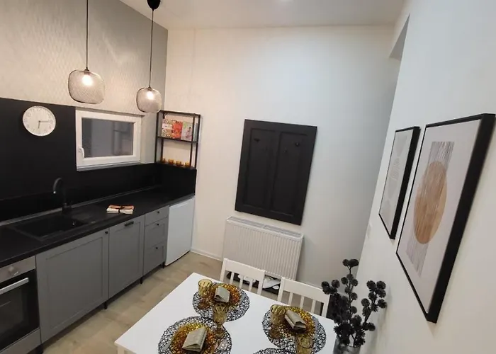 Cs14 Silver Apartment